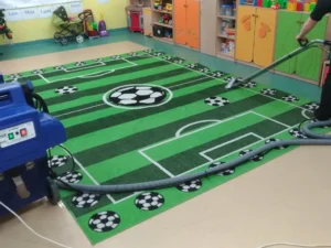 Przedszkole pranie dywanu wzór piłka nożna